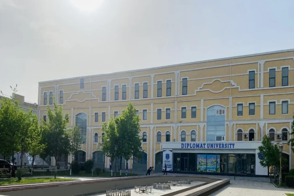 Diplomat University
